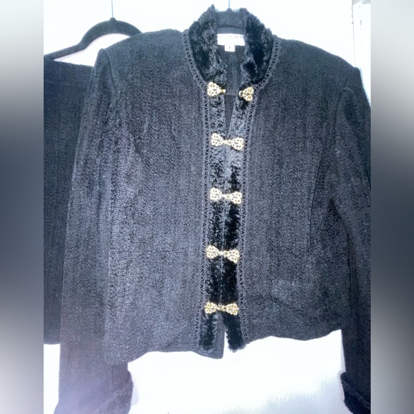 Saint John Collection by Marie Gray 2 piece Skirt Suit - Picture 16 of 16